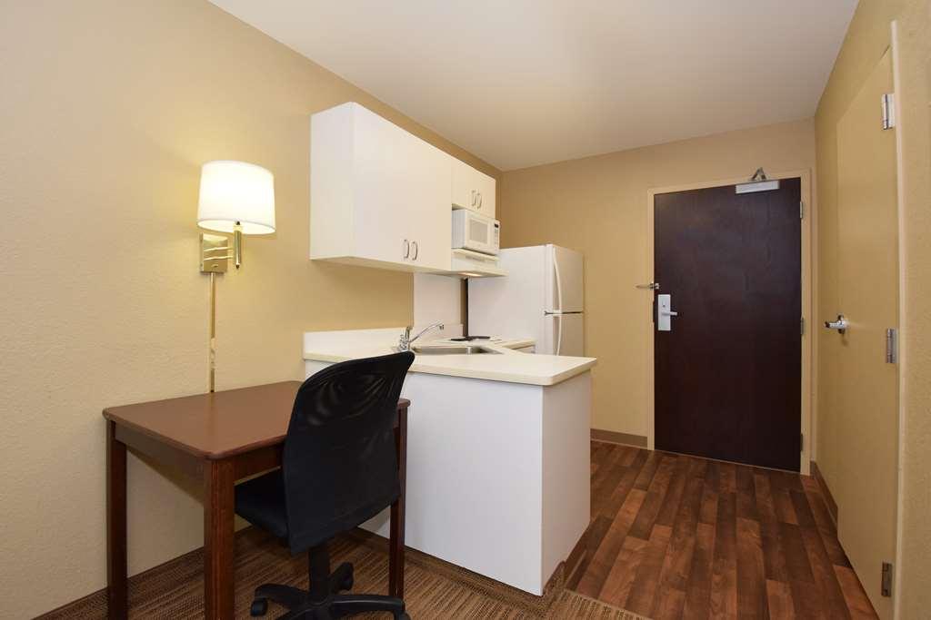 Extended Stay America Select Suites - Appleton - Fox Cities Room photo